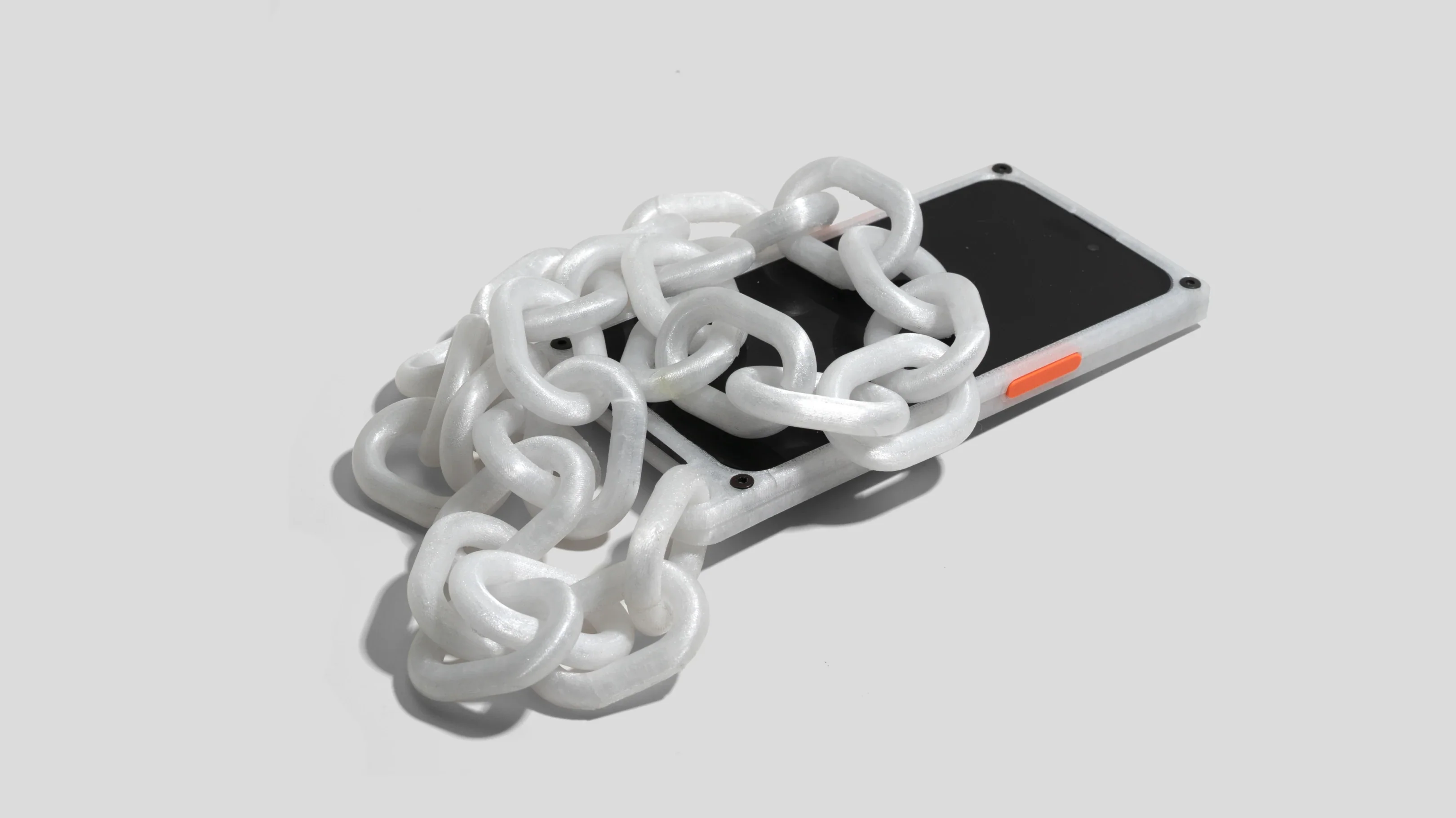 iPhone chain case - Image 6
